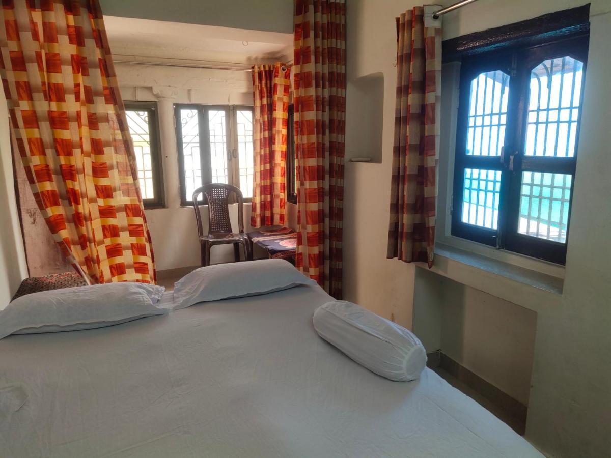 Sunrise Lodge Варанаси Стая снимка